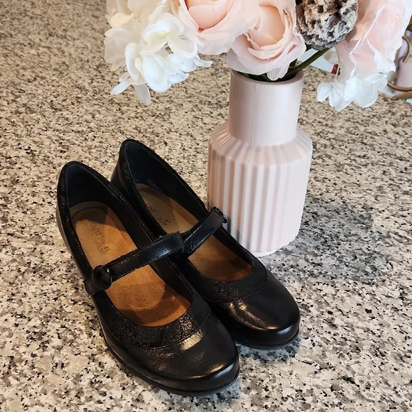 Naot Trendy SIZE 41 - Picture 2 of 6